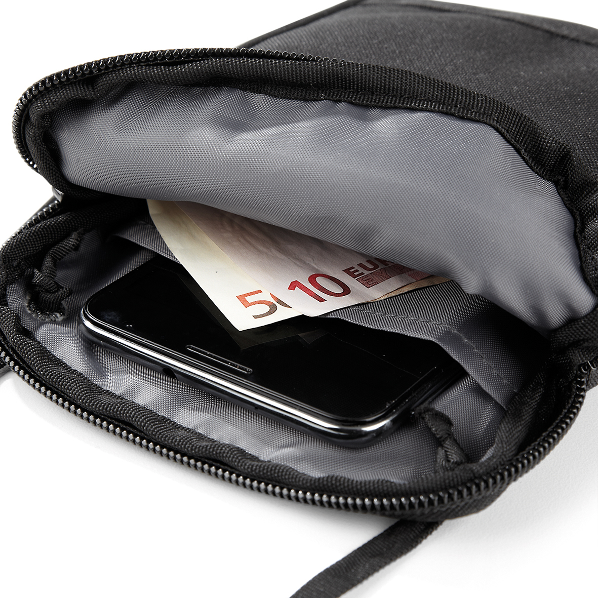 Smartphone-Tasche schwarz mit rundem Vereinslogo MUCC Mombacher Underground Carneval Club e.V. mittig – Bild 3