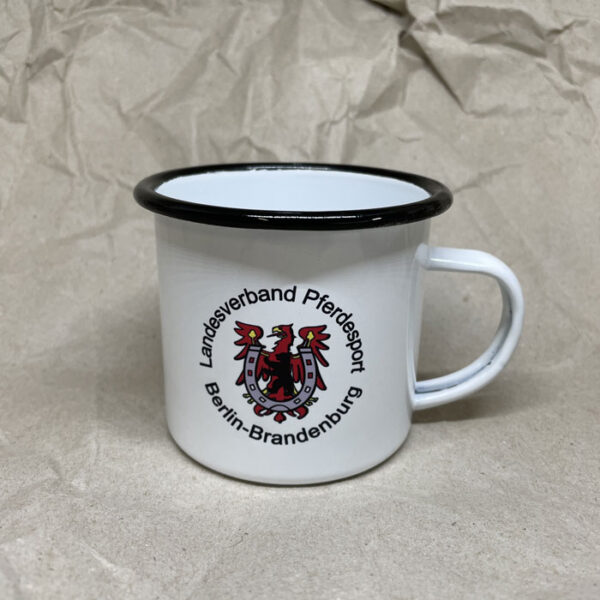 Emaille-Tasse im Retro-Look mit Logo-Aufdruck Landesverband Pferdesport Berlin-Brandenburg – Bild 3