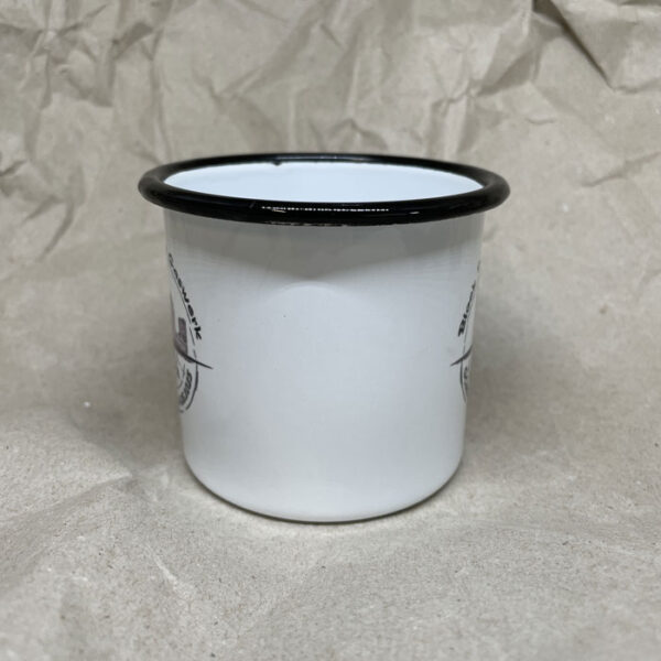 Emaille-Tasse im Retro-Look mit Logo-Aufdruck Block Party Augsburg – Bild 3